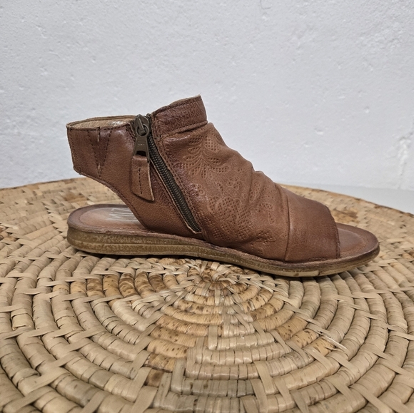 Miz Mooz Brown Leather Gladiator Sandals 6 - Picture 3 of 8